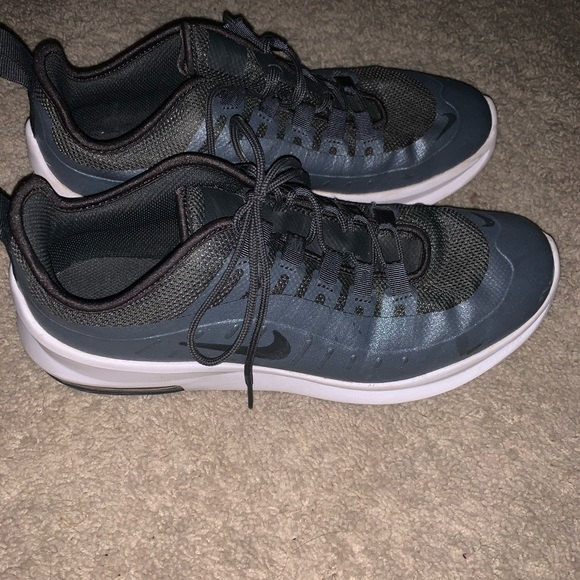 Nike Girls Air Max Axis casual running sneakers - Picture 2 of 6